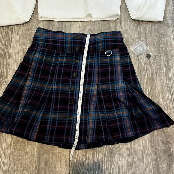 NWOT Plaid Mini Skirt Size 3 - Picture 4 of 6